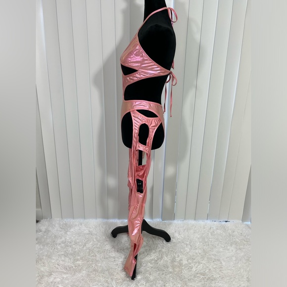 💔SOLD💔CLUB EXX Out To Play Cut Out Jumpsuit Bodysuit Halter Neck Metallic Pink - Picture 3 of 10